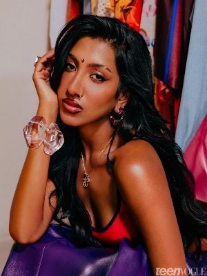 Poster Lara Raj