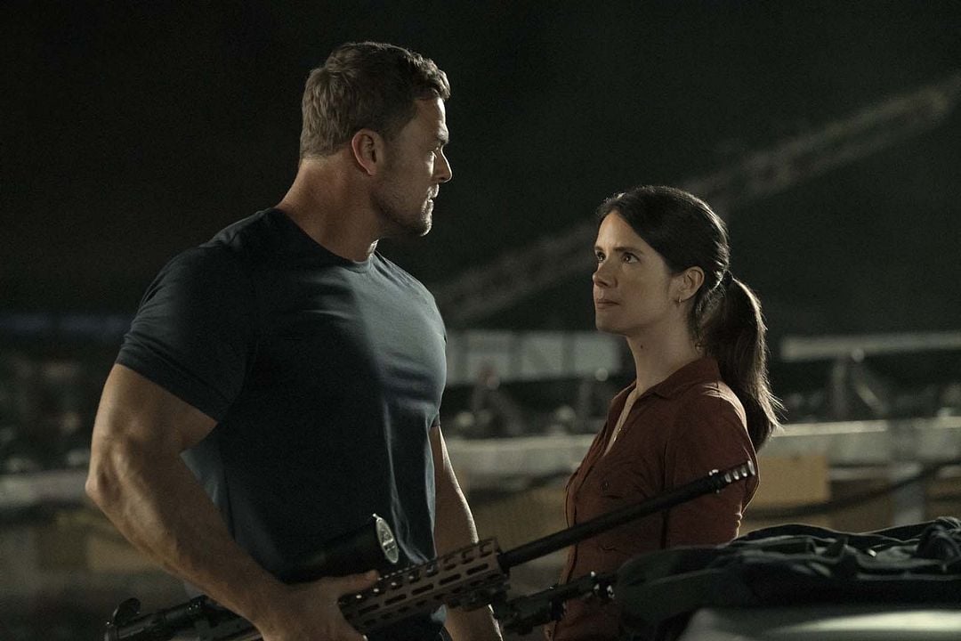 Fotos Alan Ritchson, Sonya Cassidy