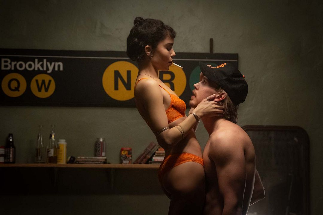 Ladrões : Fotos Austin Butler, Zoë Kravitz