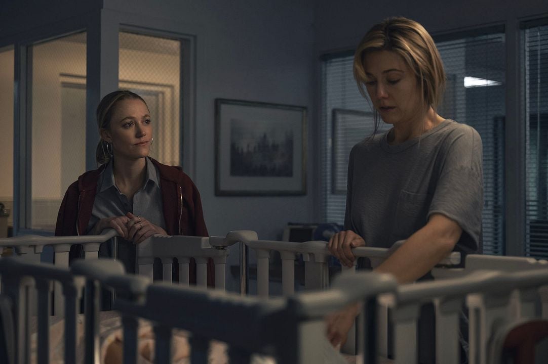 A Mão Que Balança o Berço : Fotos Mary Elizabeth Winstead, Maika Monroe