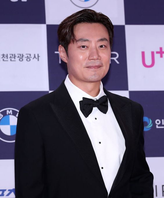 Poster Hee-joon Lee