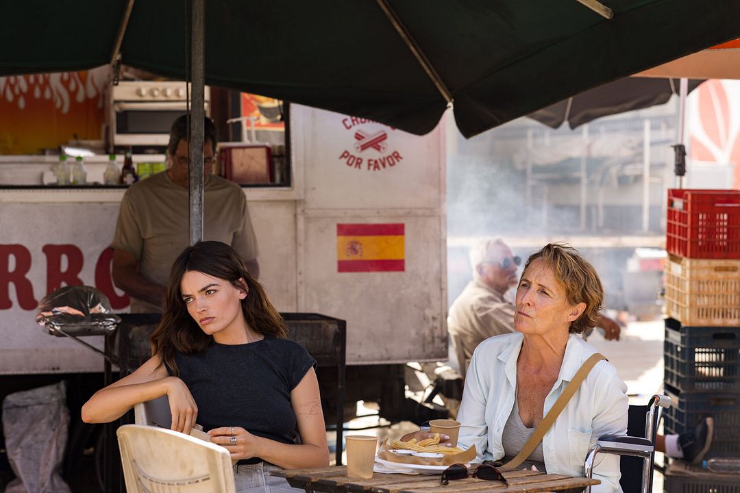 Hot Milk : Fotos Fiona Shaw, Emma Mackey