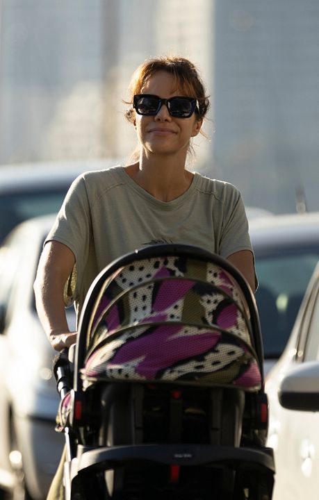 Mãe Fora da Caixa : Poster