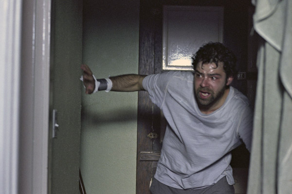 Toque de Recolher : Fotos Chris Gorak, Rory Cochrane