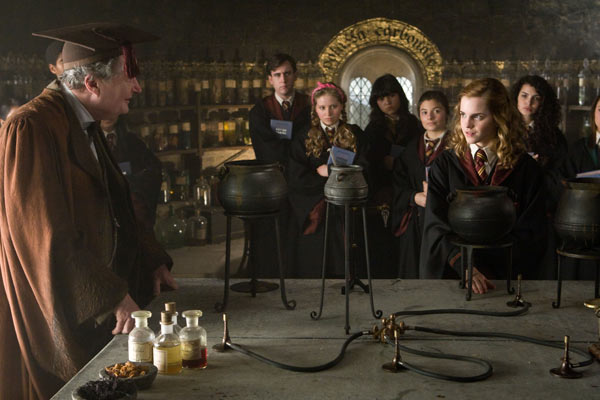 Harry Potter e o Enigma do Príncipe : Fotos Emma Watson, Jim Broadbent