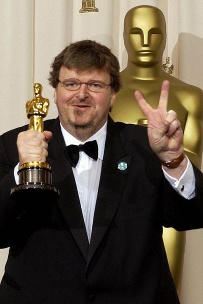 Fabricando Discórdia : Revista Michael Moore