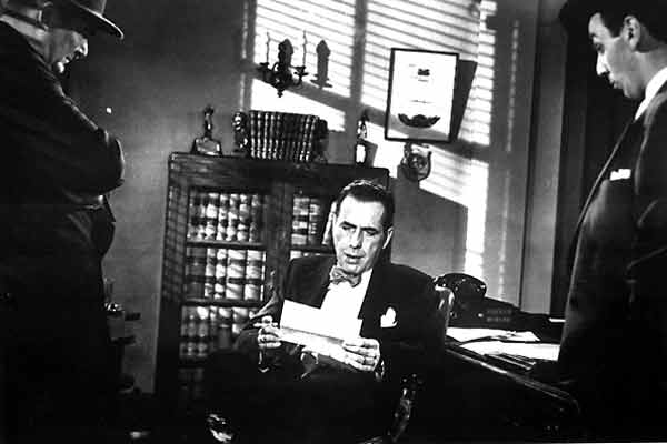 Um Preço Para Cada Crime : Fotos Bretaigne Windust, Raoul Walsh, Humphrey Bogart