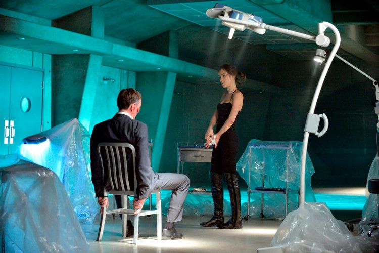 Nikita (2010) : Fotos Peter Outerbridge, Maggie Q