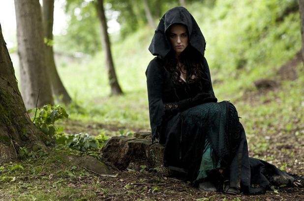 Merlin : Fotos Katie McGrath