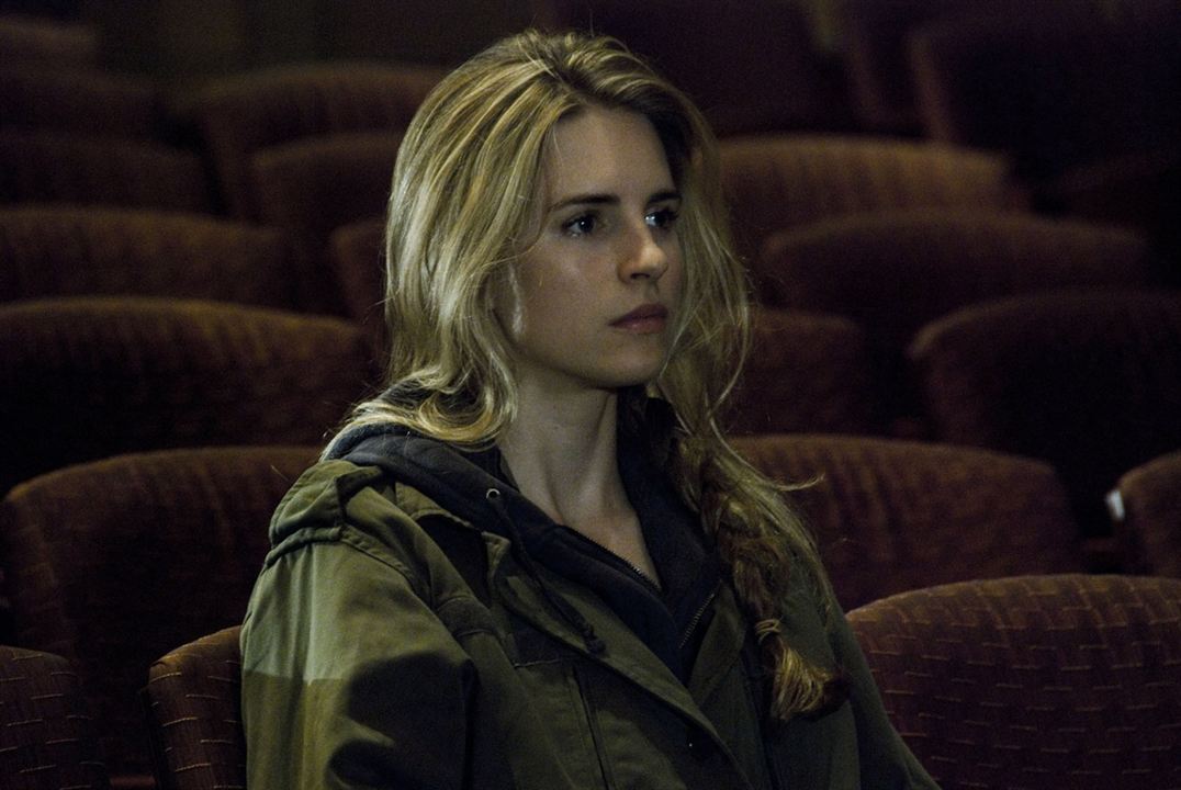 A Outra Terra : Fotos Mike Cahill, Brit Marling
