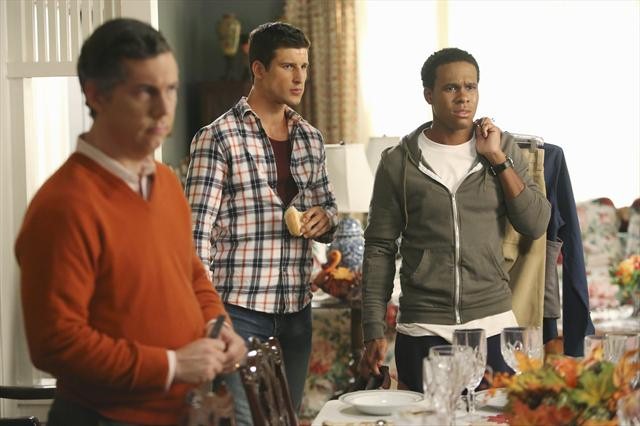 Suburgatory : Fotos Chris Parnell, Parker Young, Maestro Harrell