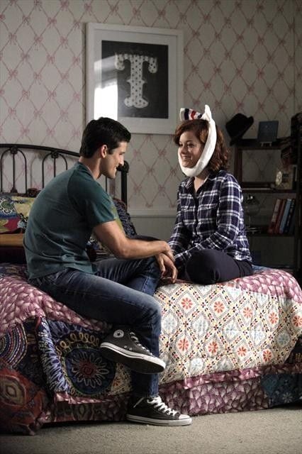 Suburgatory : Fotos Jane Levy, Parker Young