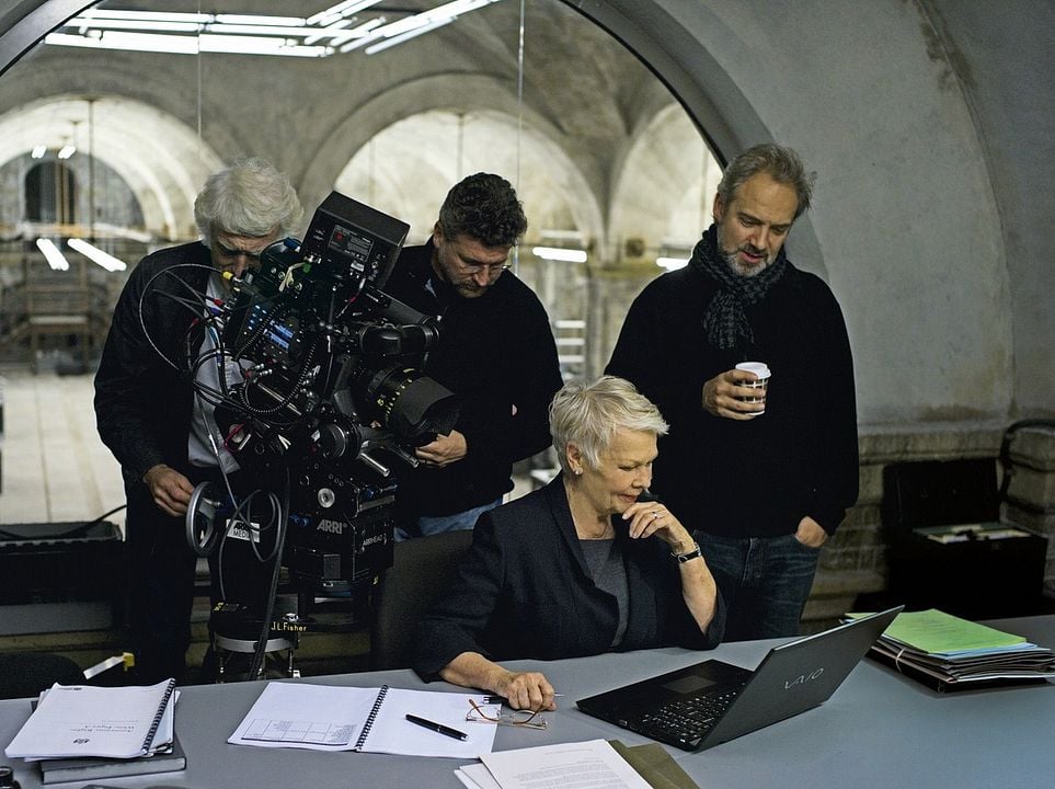 007 - Operação Skyfall : Fotos Sam Mendes, Judi Dench