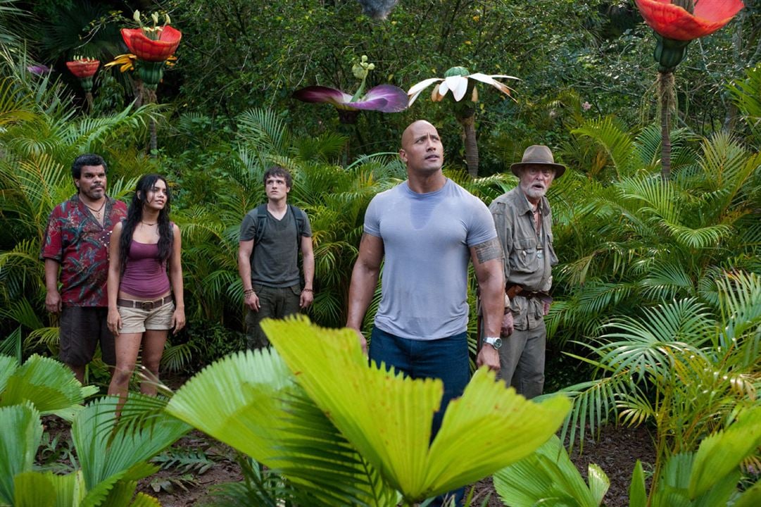 Viagem 2 - A Ilha Misteriosa : Fotos Dwayne Johnson, Vanessa Hudgens, Luis Guzmán, Brad Peyton, Michael Caine, Josh Hutcherson