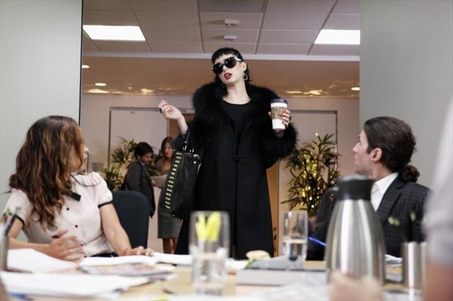 Don't Trust The B---- in Apartment 23 : Fotos Krysten Ritter