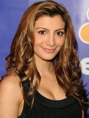 Poster Nasim Pedrad