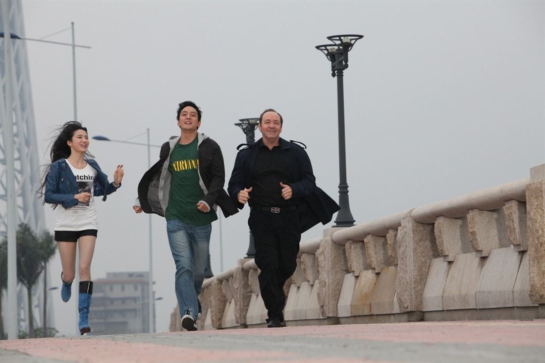 Heróis Fora de Controle - Kevin Spacey, Beibi Gong, Daniel Wu