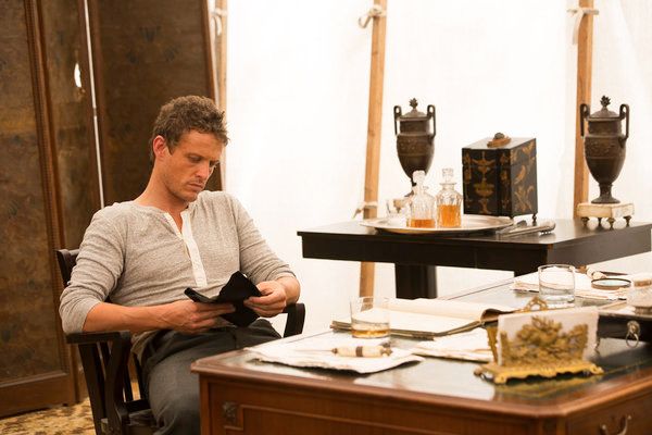 Revolution (2012) : Fotos David Lyons