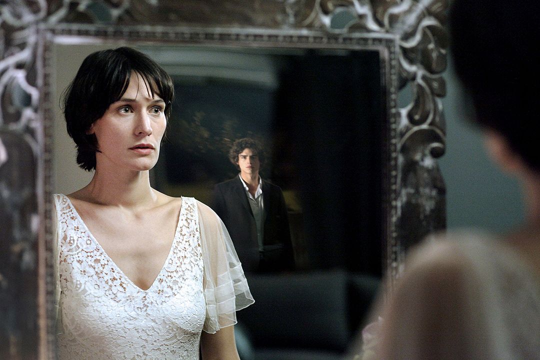 Les Revenants : Fotos Clotilde Hesme, Pierre Perrier