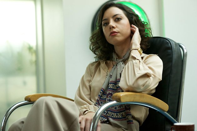 As Loucuras de Charlie : Fotos Aubrey Plaza