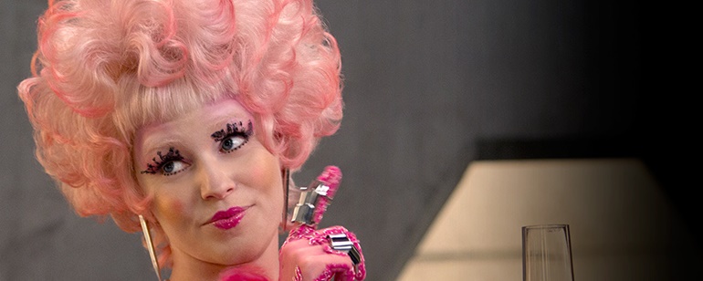 Maquiagens de Effie Trinket Elizabeth Banks em Jogos Vorazes. 