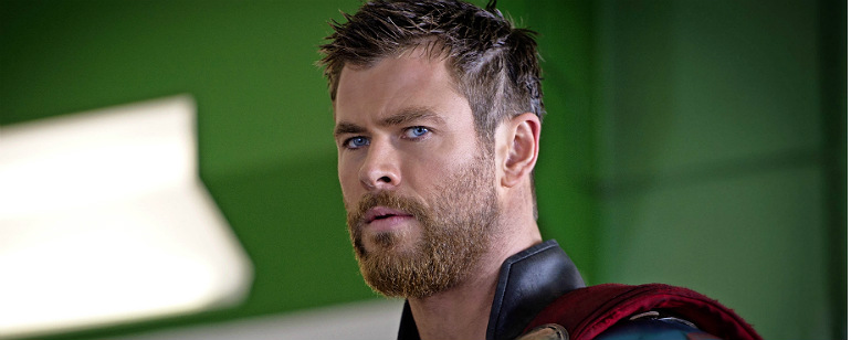 Chris Hemsworth Sarado Sem Camisa - Ator de Thor, Fotos