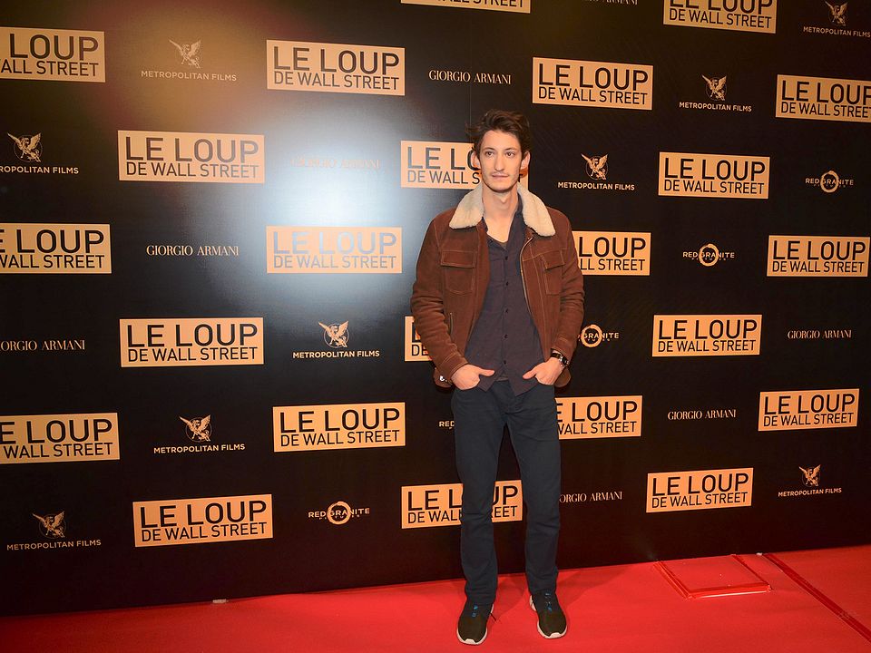 O Lobo de Wall Street : Revista Pierre Niney