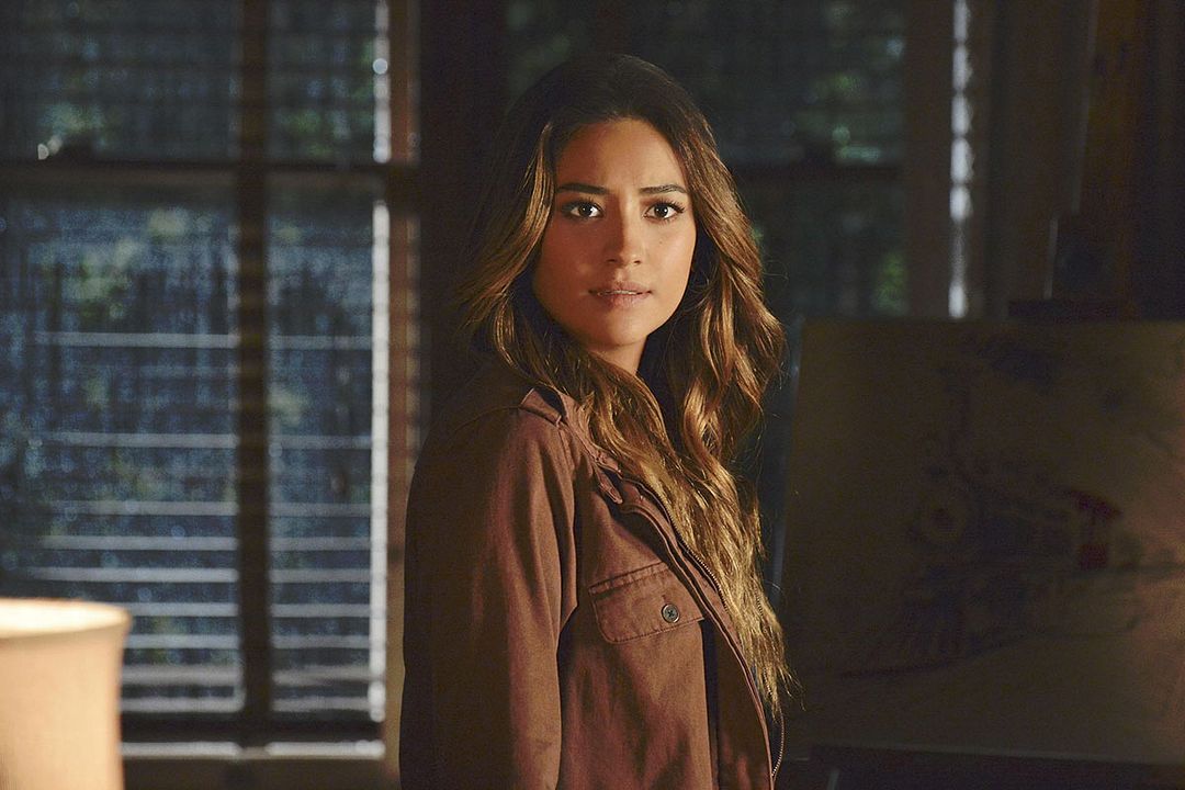 Pretty Little Liars : Fotos Troian Bellisario