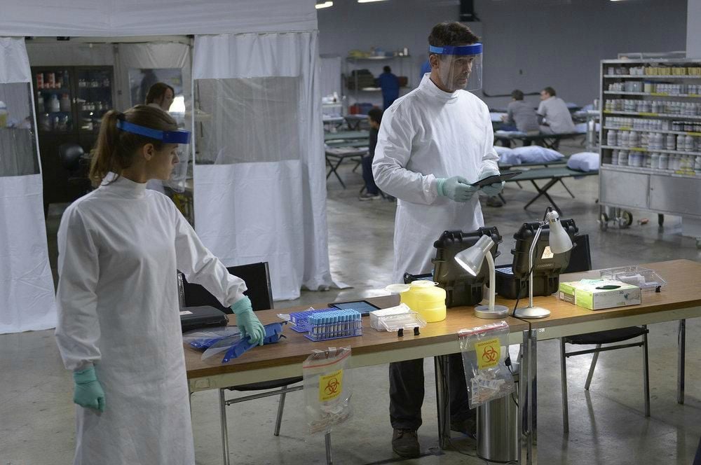 Helix : Fotos Billy Campbell, Jordan Hayes