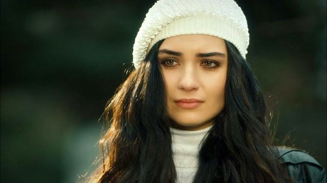 Fotos Tuba Büyüküstün