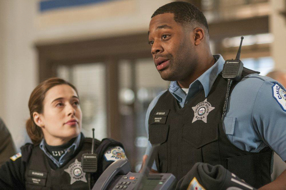 Chicago P.D. Distrito 21 : Fotos Marina Squerciati, LaRoyce Hawkins