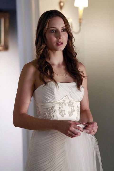 Pretty Little Liars : Fotos Troian Bellisario