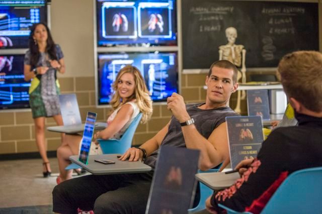 Star-Crossed : Fotos Natalie Hall, Greg Finley (II)