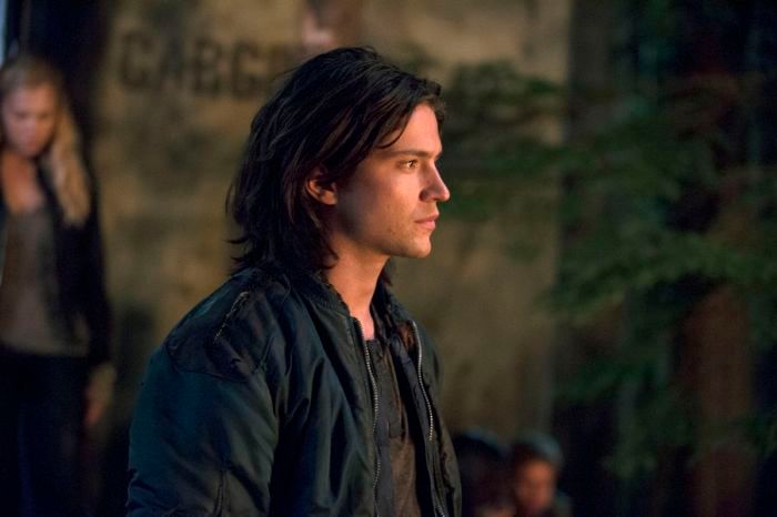 The 100 : Fotos Thomas McDonell