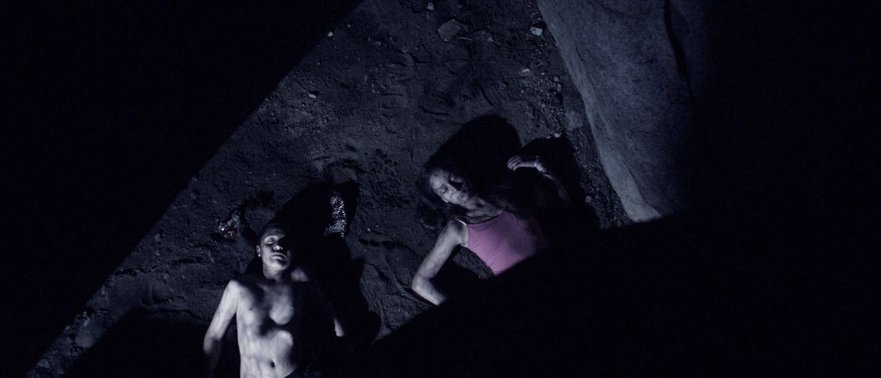 Aí Vem o Diabo : Fotos