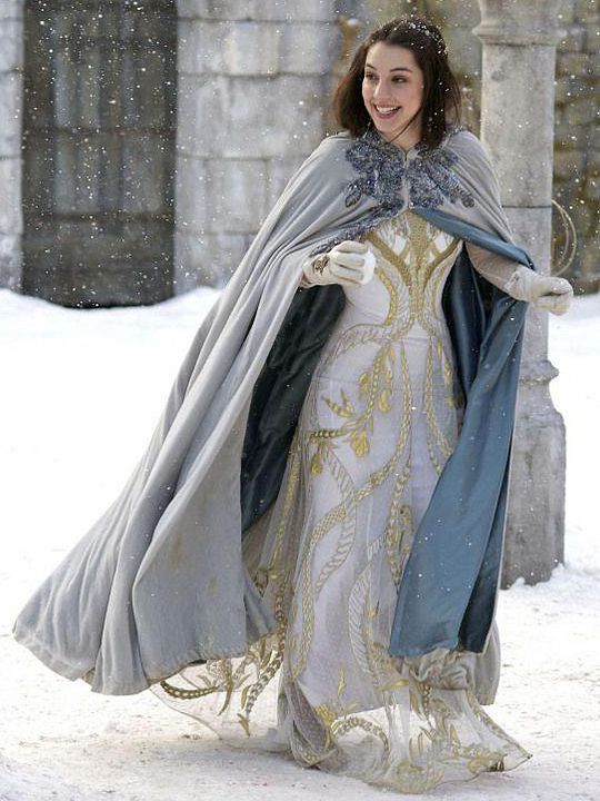 Reign : Fotos Adelaide Kane