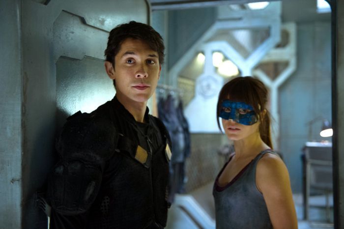 The 100 : Fotos Marie Avgeropoulos, Bob Morley
