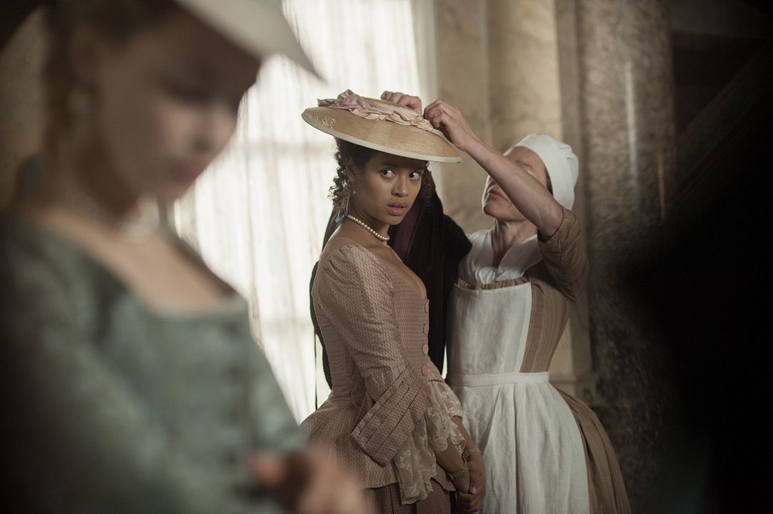Belle : Fotos Gugu Mbatha-Raw