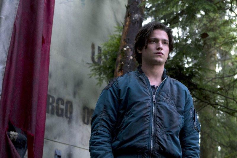 The 100 : Fotos Thomas McDonell