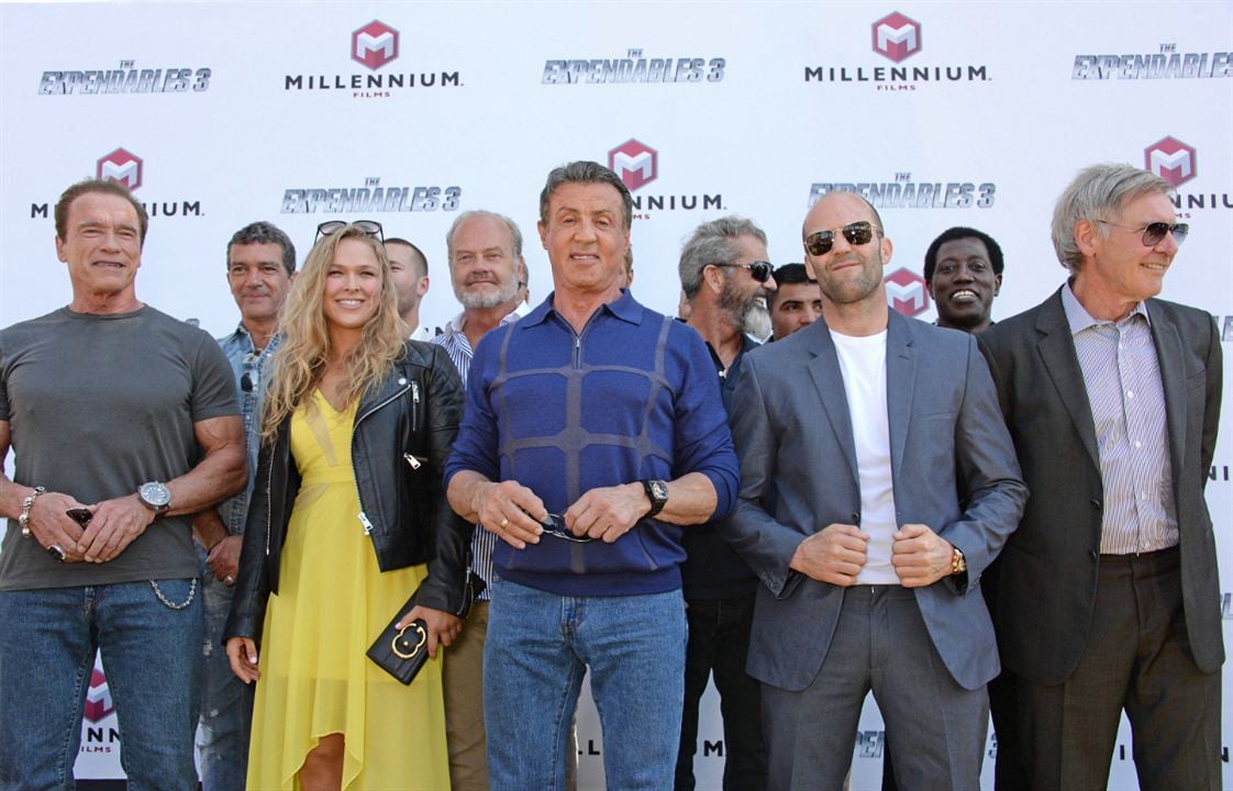 Os Mercenários 3 : Revista Jason Statham, Harrison Ford, Sylvester Stallone, Ronda Rousey, Antonio Banderas, Arnold Schwarzenegger, Wesley Snipes, Mel Gibson