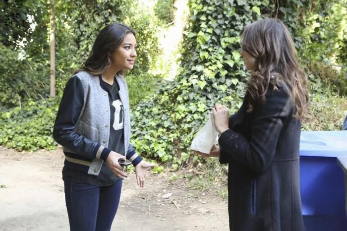 Pretty Little Liars : Fotos Troian Bellisario