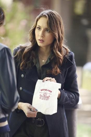 Pretty Little Liars : Fotos Troian Bellisario
