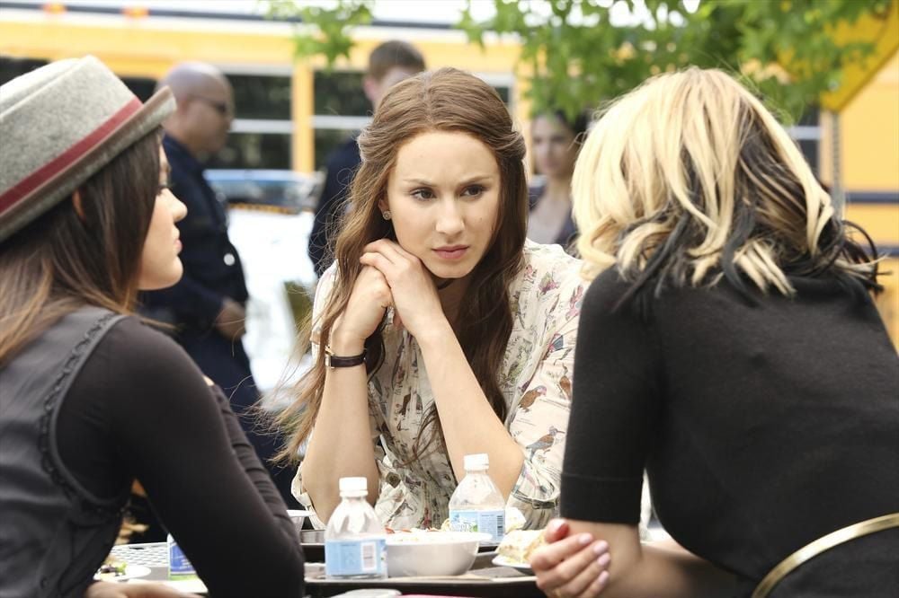 Pretty Little Liars : Fotos Troian Bellisario
