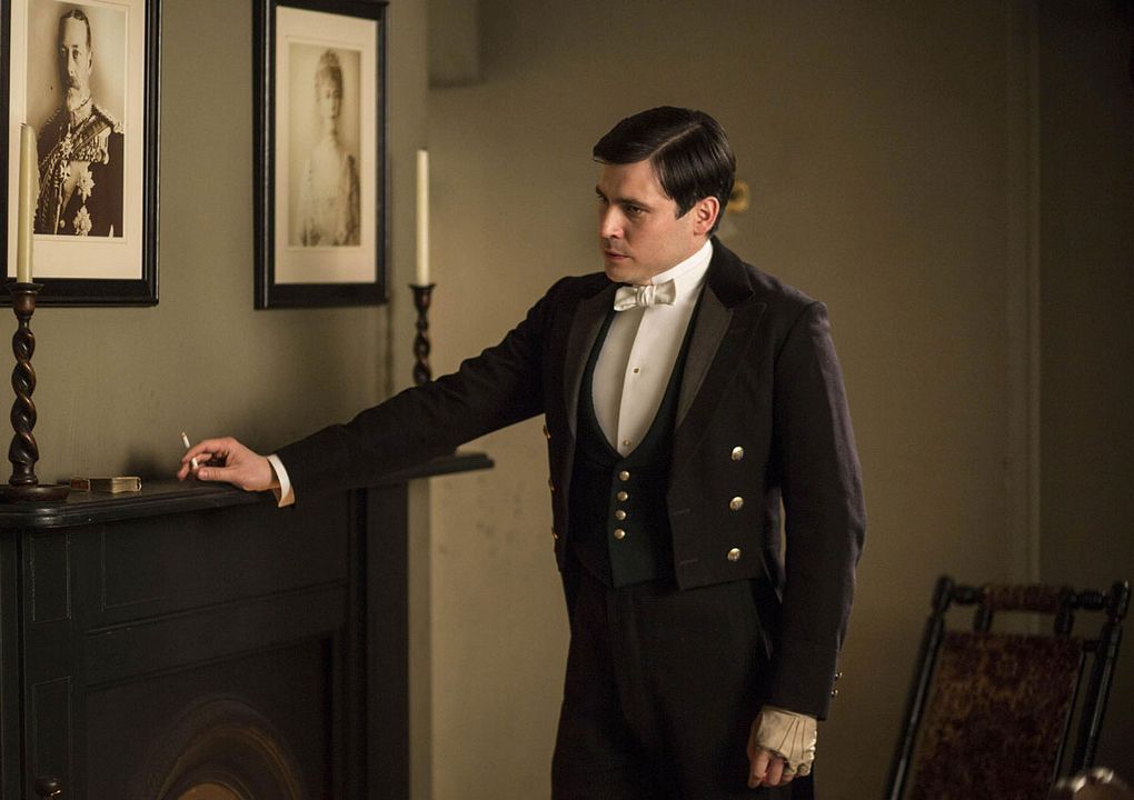 Fotos Rob James-Collier