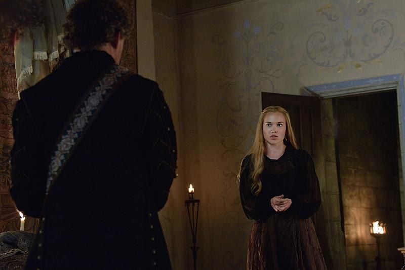 Reign : Fotos Celina Sinden