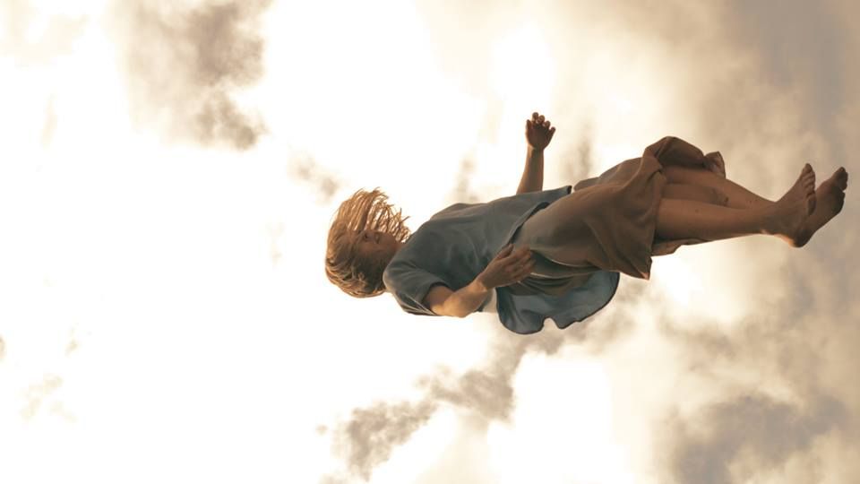 Tudo Que Amamos Profundamente : Fotos