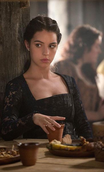 Reign : Fotos Adelaide Kane
