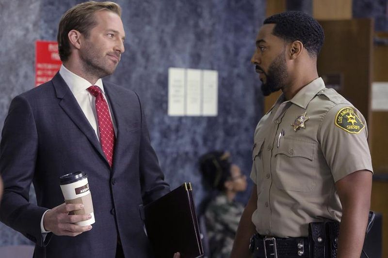 Bad Judge : Fotos Ryan Hansen, Tone Bell