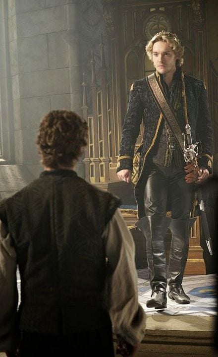 Reign : Fotos Toby Regbo