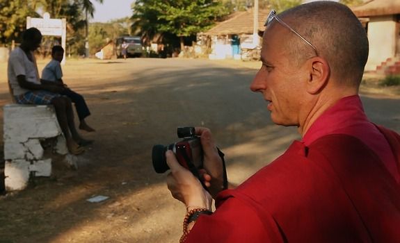 Monk with a Camera : Fotos